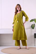 Mehendi Green Ethnic V-Neck Kurti set with blogs print Dupatta