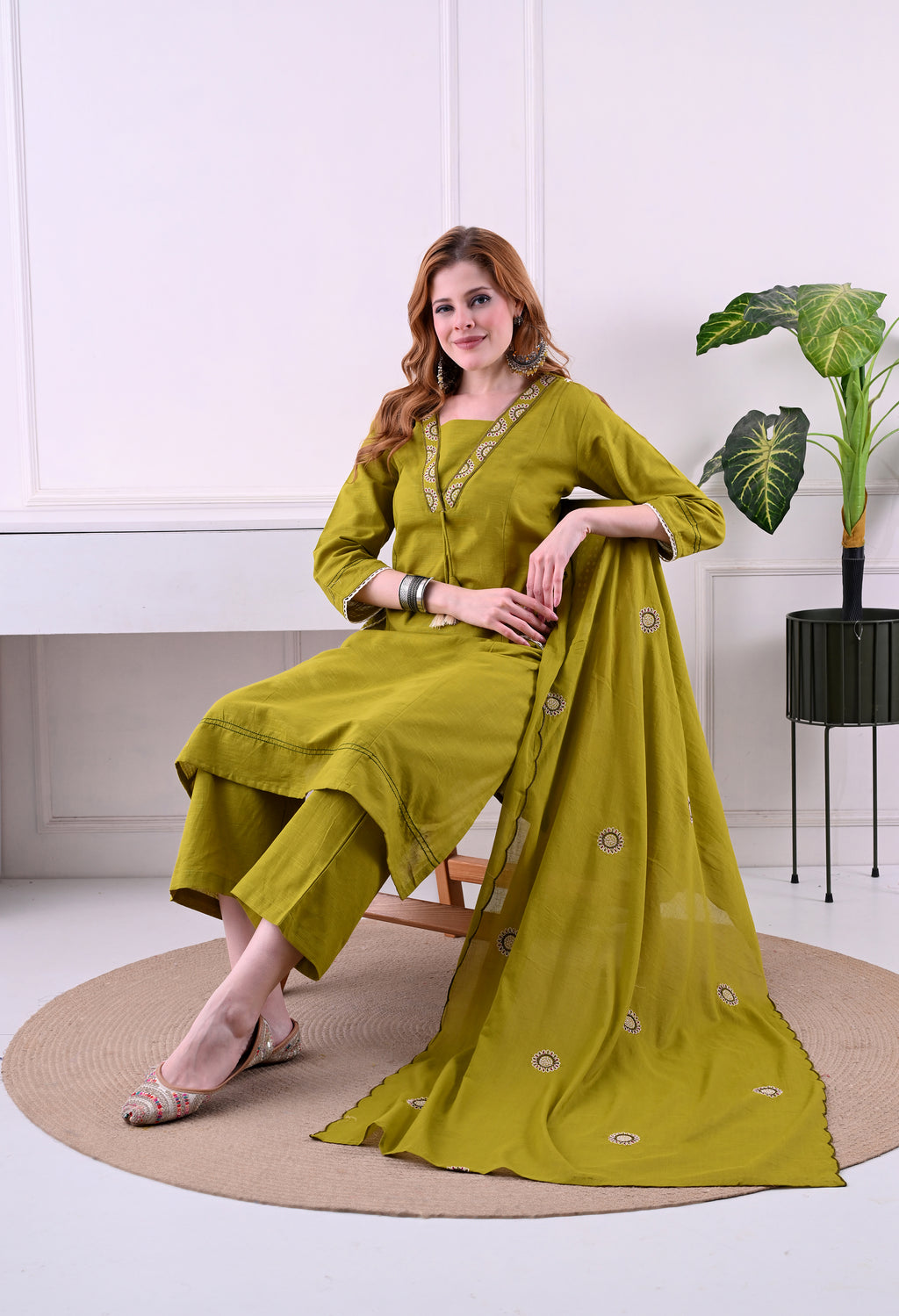 Mehendi Green Ethnic V-Neck Kurti set with blogs print Dupatta