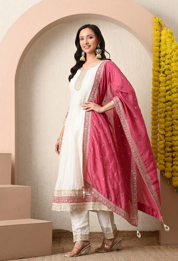 Off-White Embroidered Kurta Set