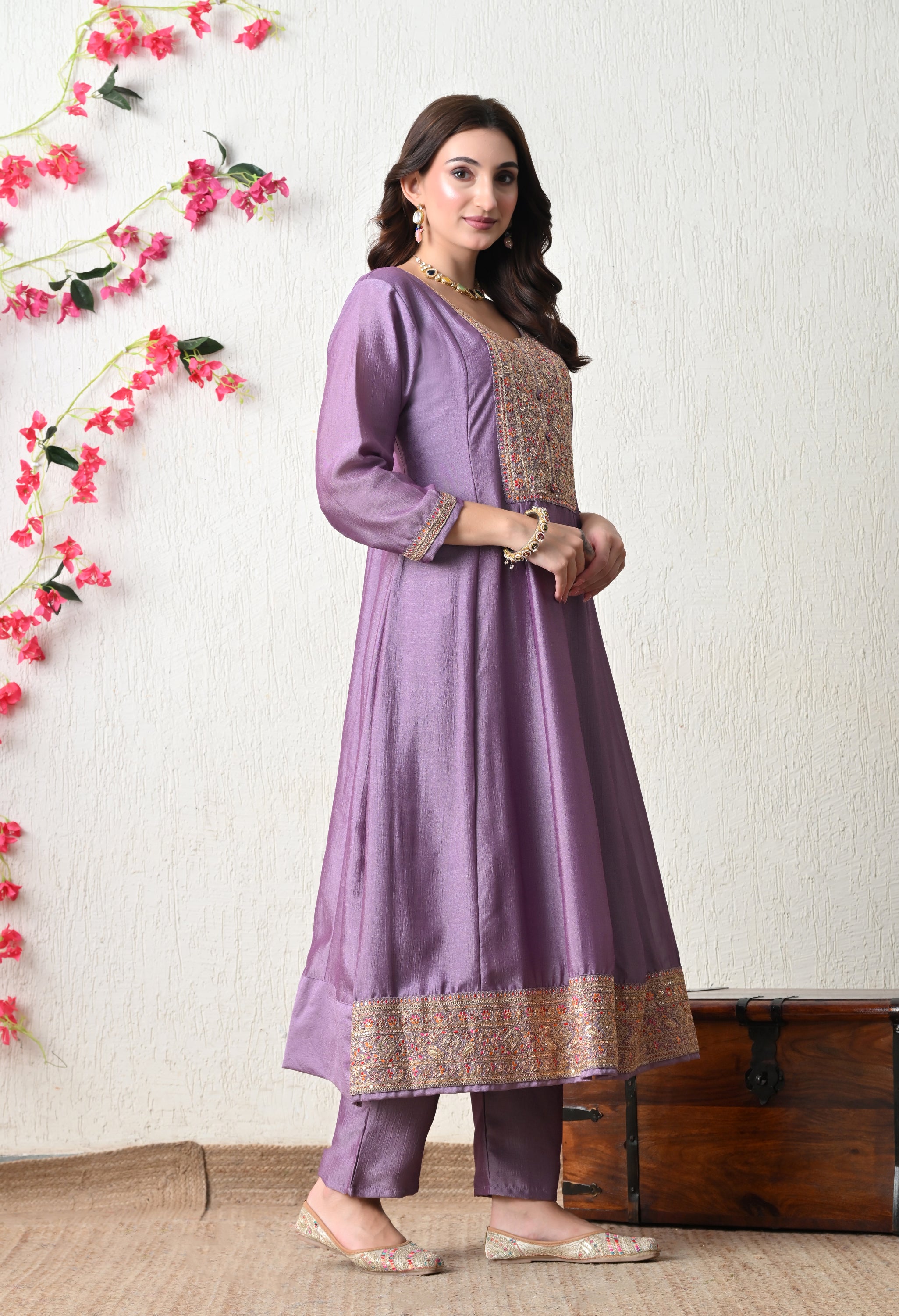 Elegant Lavender Embroidered Anarkali Suit Se