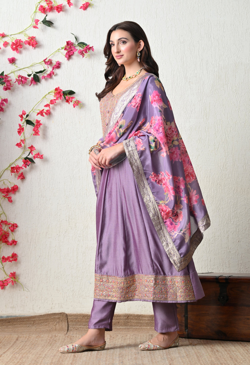Elegant Lavender Embroidered Anarkali Suit Se