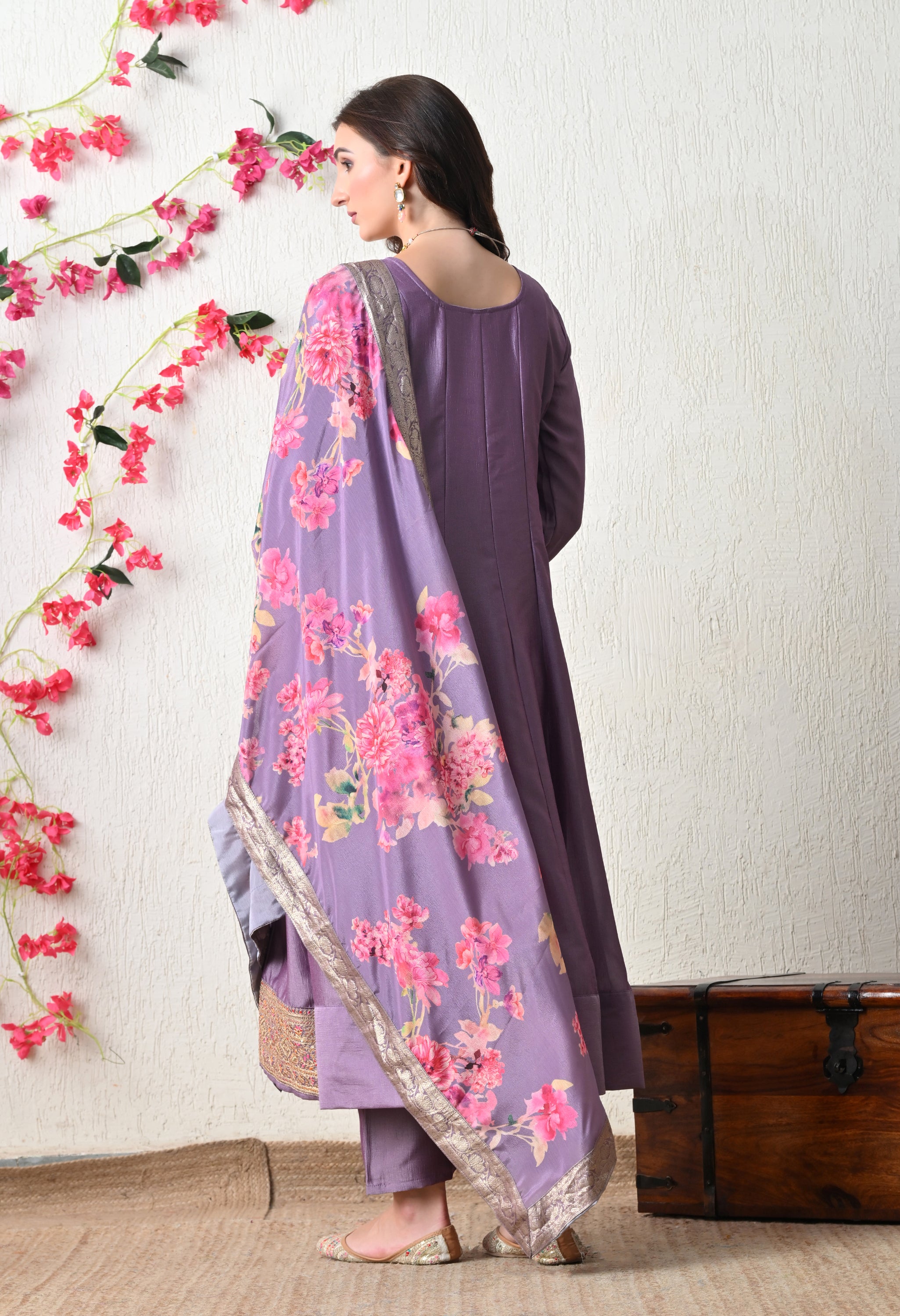 Elegant Lavender Embroidered Anarkali Suit Se